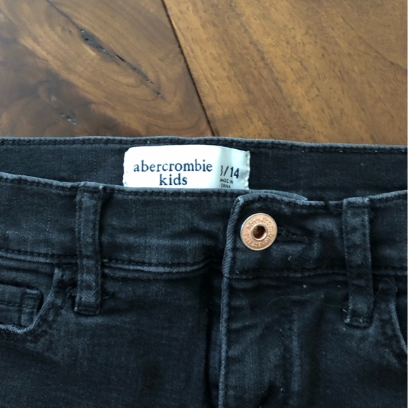 Abercrombie kids black jean shorts - Picture 3 of 3